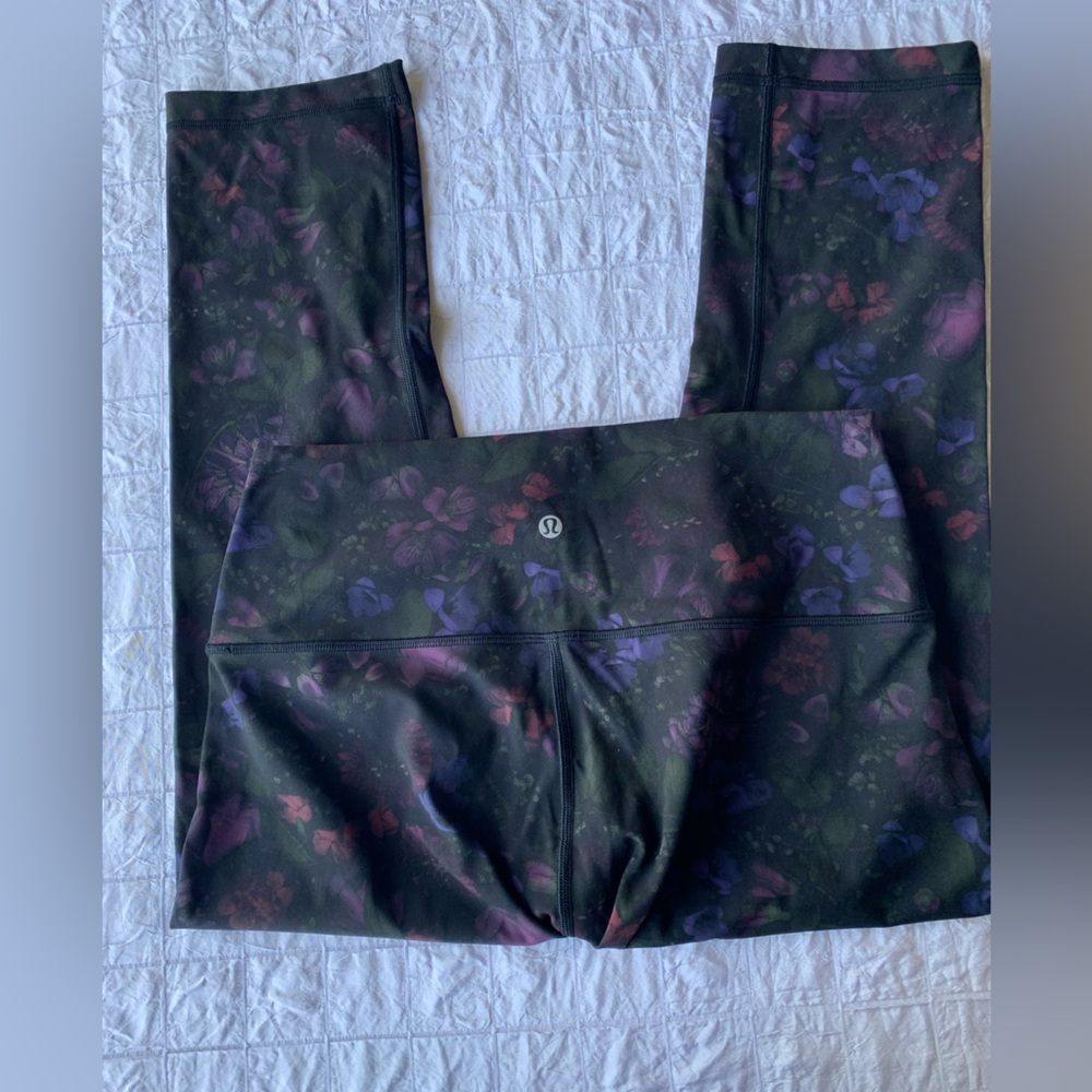 Lululemon Capri Leggings Pants Womens  10 Floral Print Black Yoga Pocket